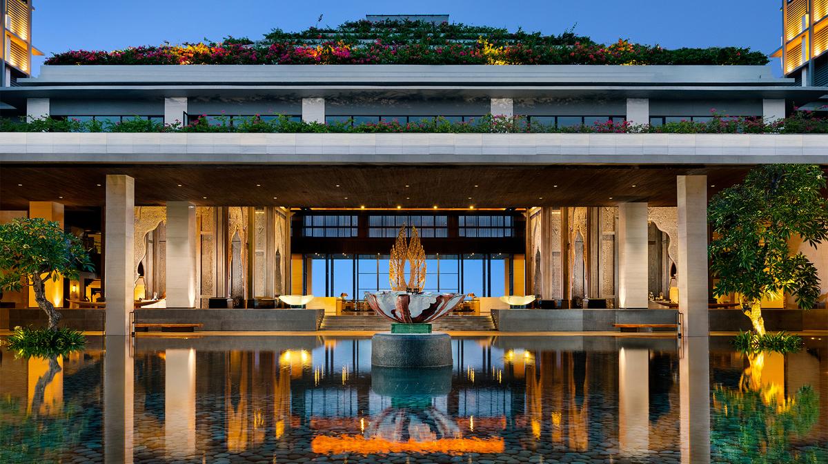 Luxurious Five-Star Nusa Dua Kempinski Beachfront Resort