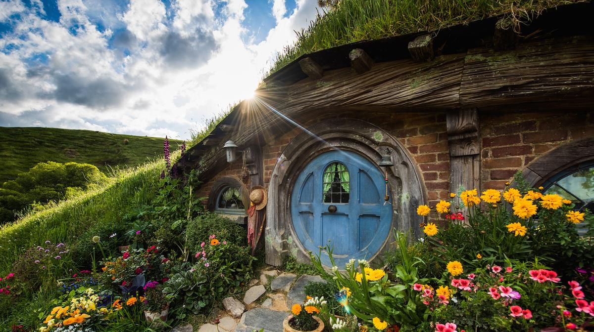 Matamata: 2.5-Hour Hobbiton™ Movie Set Tour & Venture Beyond the Door Experience with Return Transfers from Matamata i-SITE Gatehouse