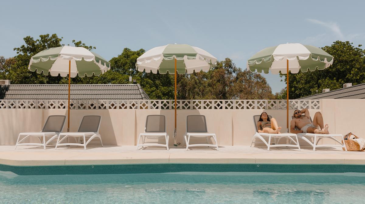Newly Renovated Busselton Retreat with Daily Breakfast, Welcome Bottle of Wine & Outdoor Pool