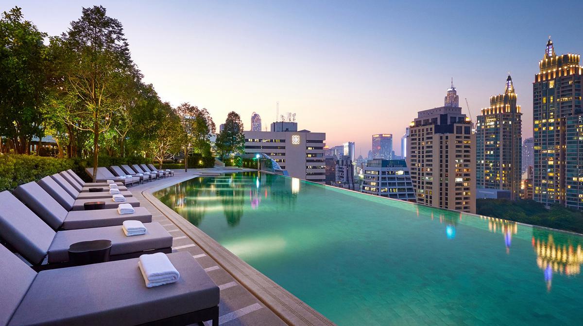 Modern Central Bangkok Escape with Daily Buffet Breakfast & Award-Wining Eateries