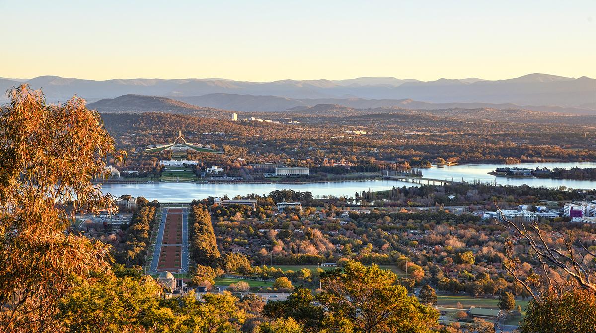 Contemporary Canberra Studio & Apartment Stay near Lake Burley Griffin