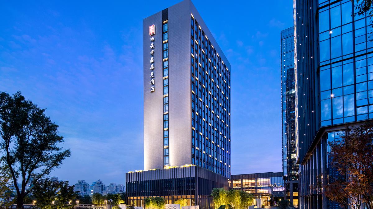 Sleek and Modern Xi’an Luxury with Two Onsite Restaurants & Bar