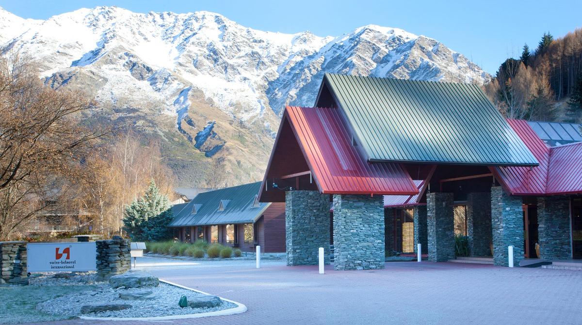 Adventurous Queenstown Escape near Coronet Peak Ski Fields