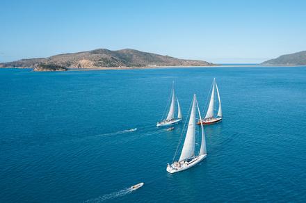 Whitsundays: 2-Night Maxi Yacht Sailing Adventure with All Meals, Snorkelling & Whitehaven Beach Visit