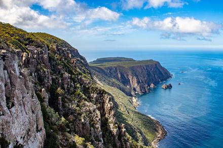 Tasman Peninsula: 3-Day Small-Group 2021 Winter Walking Tour with All Meals & Spectacular Guided Hikes