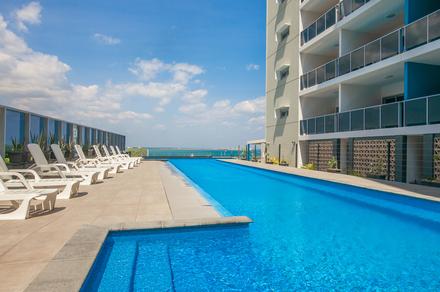Top End Apartment Stay at Darwin’s #1 Hotel with Daily Breakfast & Bottle of Wine 