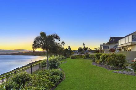 Tranquil Riverside Lodge Retreat Just Two Hours from Newcastle 