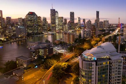 Top-Rated Sky-High Brisbane Escape with City Views, Daily Breakfast & Cocktails