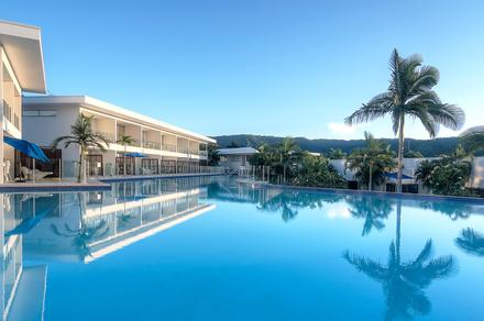 Stylish Port Douglas Apartment Stay for Families and Groups