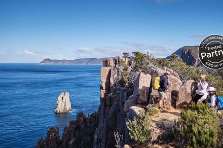 Tasman Peninsula: Four-Day Three Capes Walking Tour with All Meals & Wilderness Cruise
