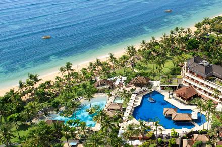 Five-Star Beachfront Indulgence with Daily Breakfast, Lunch, Dinner and Free-Flow Drinks
