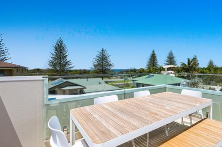 Beachside Group Villa for 7 Guests near the Gold Coast & Byron Bay