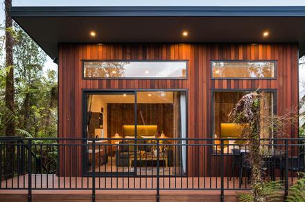 New Zealand Southern Alps Tree House Retreat with Daily Breakfast 