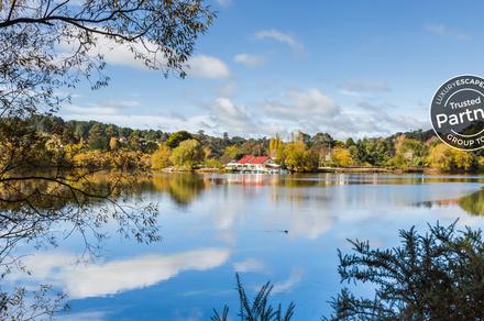 Daylesford & Goldfields: Scenic 4-Day Small-Group Walking Tour with Manor House Stay & Spa Visit