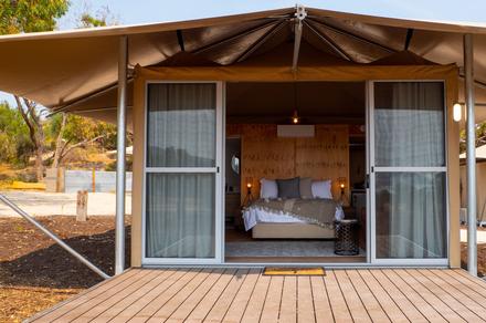 Kangaroo Island Ocean-View Glamping with Daily Breakfast & Nightly Clifftop Drinks