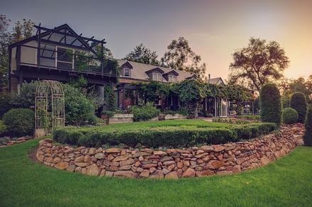 Five-Star Country NSW Cottage Retreat for Eight People