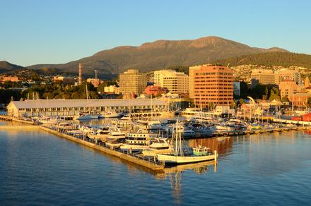 Hobart 2021: 3-Day Small-Group Gin & Whisky Tasting Tour with Twilight Sailing Experience