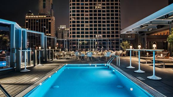 Stay in Chicago’s #1 Hotel in Viceroy Luxury