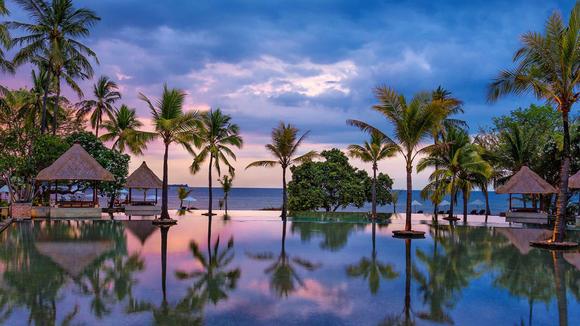 Five-Star Oberoi Lombok Beachfront Luxury