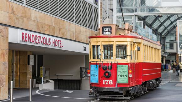 Sky-High Stay in the Heart of Christchurch with Daily Breakfast & Nightly Drinks