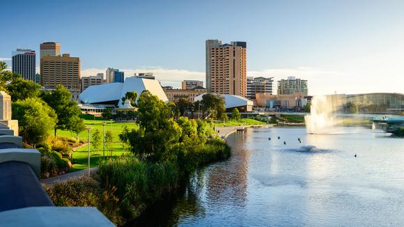 Central City Escape Overlooking Adelaide Park Lands with Daily Breakfast