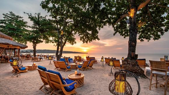 Five-Star Beachfront Luxury with Daily Dining Inclusions