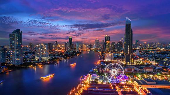 Elegant Bangkok Stopover with Daily Cocktails and Decadent Dining Inclusions, Plus One Child Stays Free & Eats Free