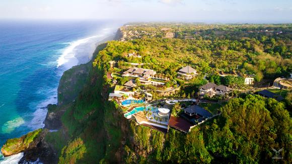 Uluwatu Five-Star Clifftop Pool Villas with Daily Breakfast & 24-Hour Butler Service