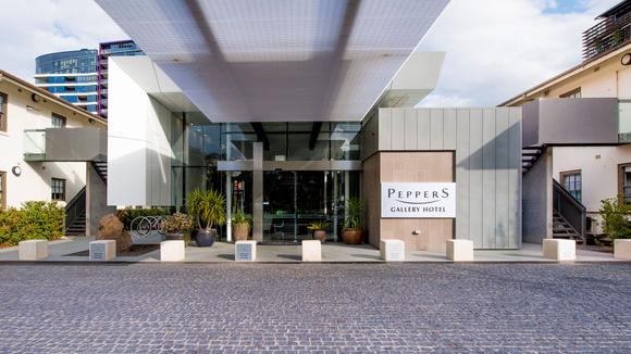 Elegant Peppers Canberra Escape with Daily Breakfast, Dining Credit & Winery Experience