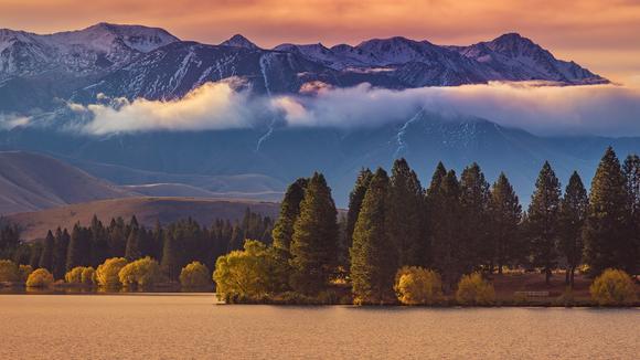 Tranquil Lake Tekapo Escape with Daily Breakfast & Hot Springs Pass