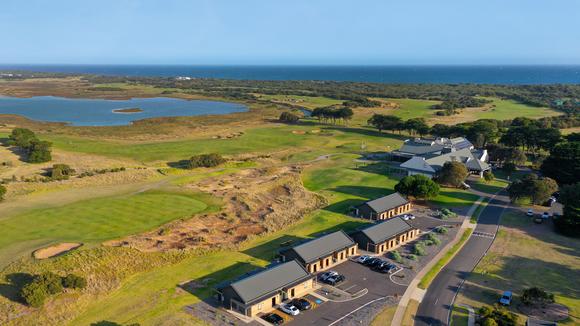 Bellarine Peninsula 13th Beach Championship Golf Retreat with Daily À La Carte Breakfast