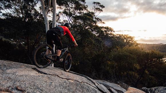 Tasmania: 3-Day Derby Mountain Biking Adventure with Daily Breakfast & Floating Sauna Experience