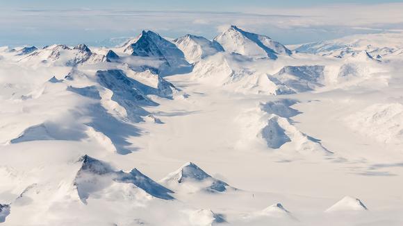 South Pole Scenic Qantas Flight: First-Release Seats from Melbourne with Experts, Full-Service Drinks & Dining