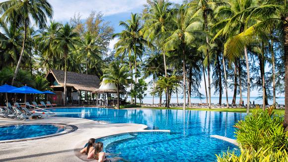 Idyllic Thailand Beach Escape with Indulgent Dining, Daily Massages & Cocktails 