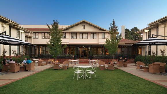 Heritage Art Deco Canberra Luxury with Daily Breakfast & Welcome Wine