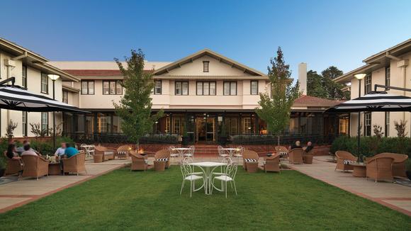 Heritage Art Deco Canberra Luxury with Daily Breakfast & Welcome Wine