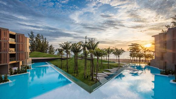 Idyllic Thai Beachfront Retreat with Daily Free-Flow Drinks