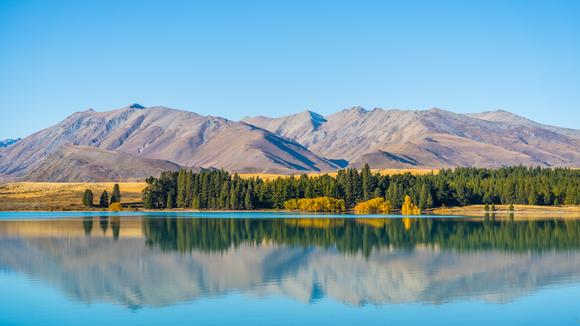 Top-Rated Adults-Only Lake Tekapo Retreat with Daily Breakfast