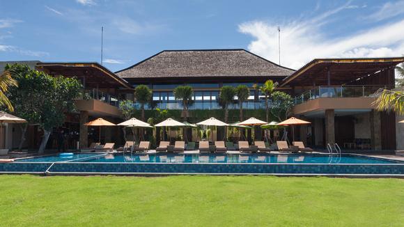 Nusa Lembongan Beachfront Retreat with Return Transfers from Bali