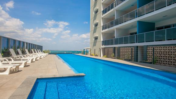 Top End Apartment Stay at Darwin’s #1 Hotel with Daily Breakfast & Bottle of Wine 