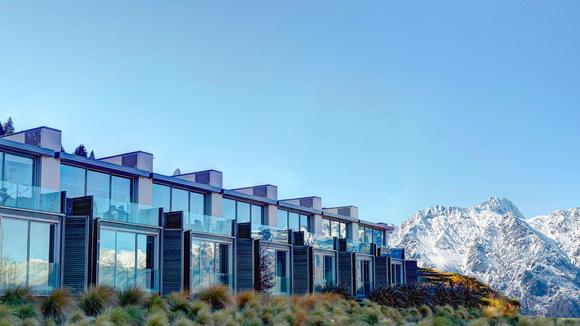 Five-Star Queenstown Studio Escape Overlooking Lake Wakatipu & The Remarkables