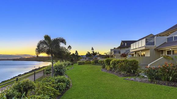 Tranquil Riverside Lodge Retreat Just Two Hours from Newcastle 