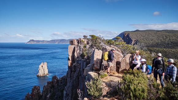 Tasman Peninsula: 4-Day Three Capes Small-Group Walking Tour with All Meals & Wilderness Cruise