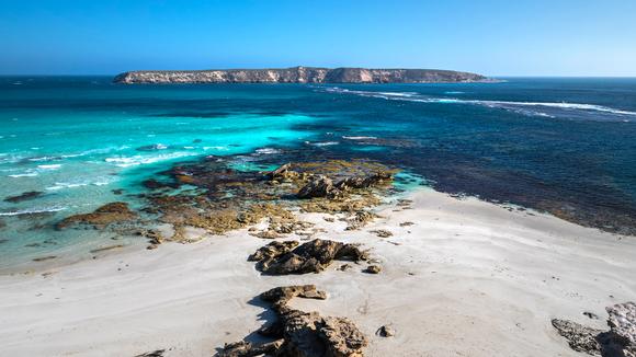 South Australia: 5-Day Luxury Small-Group Gourmet Tour with Seafood Cruises, Wine Tastings & Internal Flights 