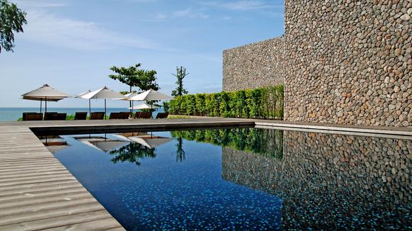 Five-Star Southern Thailand Private Beachfront Villas with Daily Breakfast