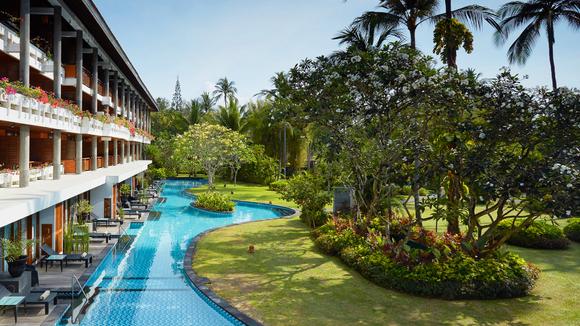 All-Inclusive Round-the-Clock Indulgence: Luxe Suite and Villa Escape with VIP Lounge Access