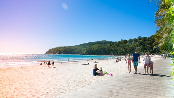 Relaxing Apartment Escape on Noosa's Vibrant Hastings Street