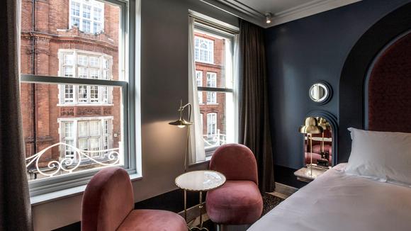 Boutique Central London Hideaway in the Heart of Covent Garden with Daily Breakfast