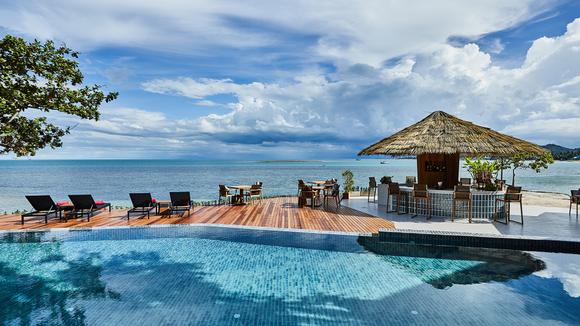 Beachfront Koh Samui Luxury with Daily Breakfast & Nightly Cocktails