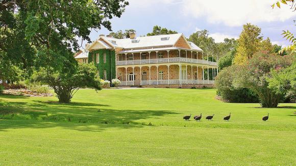 Historic Country Retreat with Breakfast Hamper & Bottle of Wine